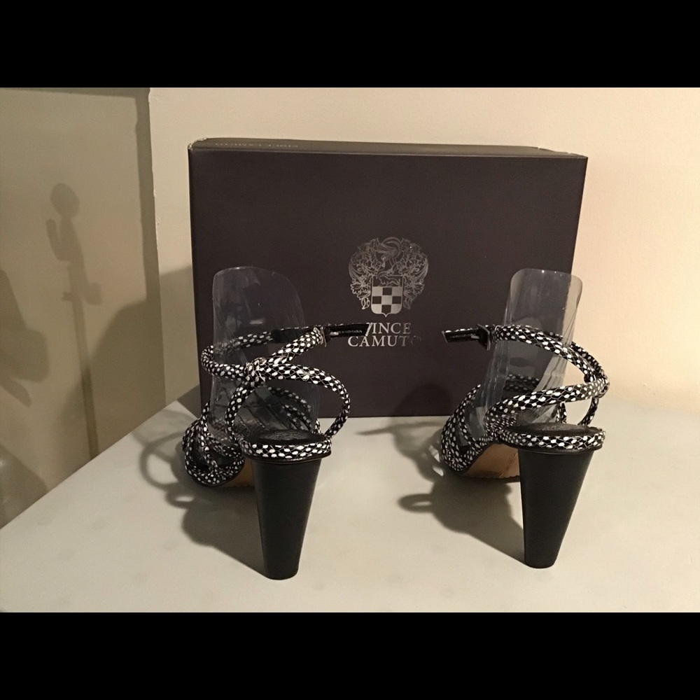 Vince Camuto - Picture 2 of 4